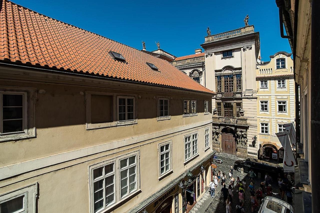 Newly Renovated 1-Bed Apartment At Charles Bridge Prag Dış mekan fotoğraf