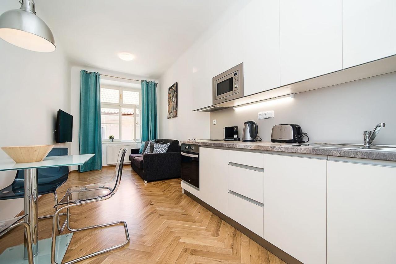 Newly Renovated 1-Bed Apartment At Charles Bridge Prag Dış mekan fotoğraf