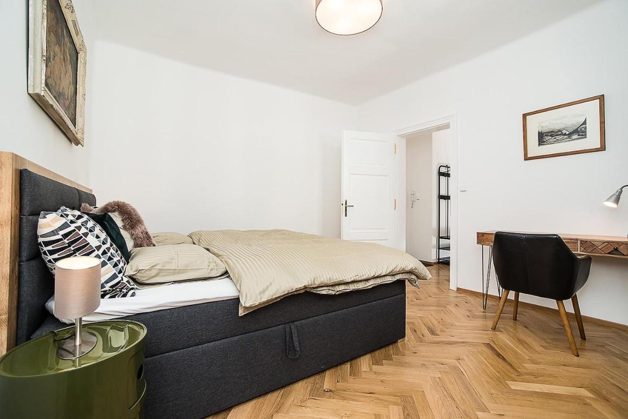 Newly Renovated 1-Bed Apartment At Charles Bridge Prag Dış mekan fotoğraf