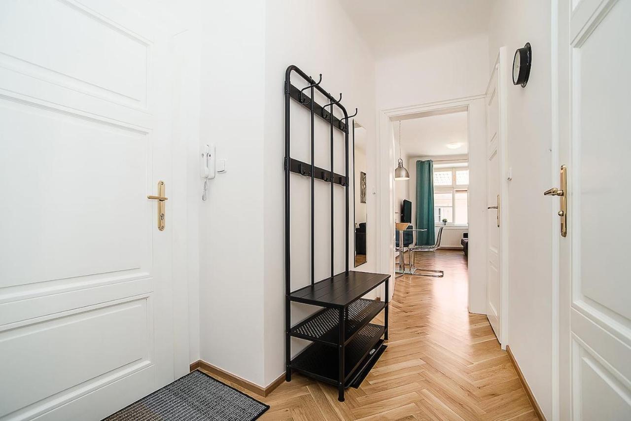 Newly Renovated 1-Bed Apartment At Charles Bridge Prag Dış mekan fotoğraf